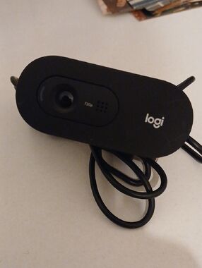 Logitech Black 720p USB Webcam with Built-in Mic